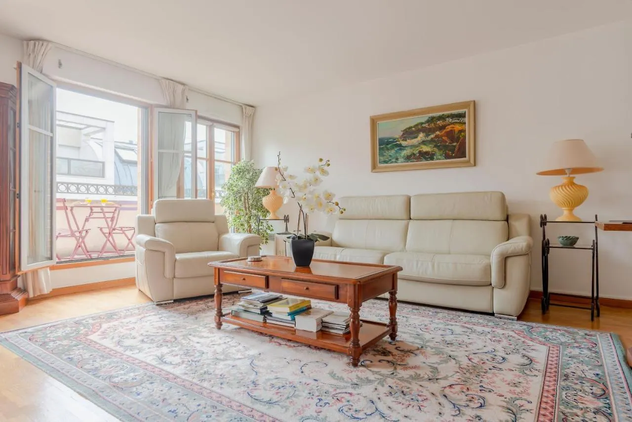 Beaudelaire Center Apartman
